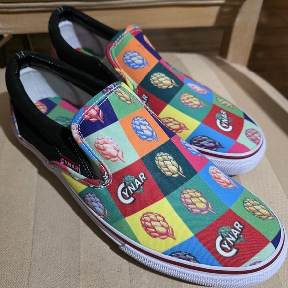 CYNAR 2018 RARE VANS TYPE SLIP ON SHOES NEW WITHOUT TAGS - Picture 2 of 8